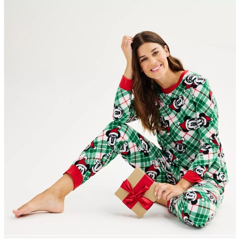 Disney Christmas Mickey & Minnie Mouse Fleece Pajama Set Green Red Plaid Comfy